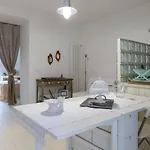 Due Passi Dal Mare Con Garage Nelle Vicinanze Apartment