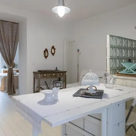 Pozzo Garitta, Borgo Dei Ceramisti, Apartament